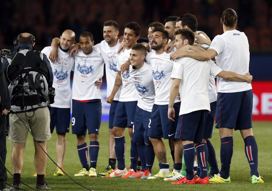 Szczęśliwi piłkarze Paris Saint Germain /Christophe Karaba /PAP/EPA