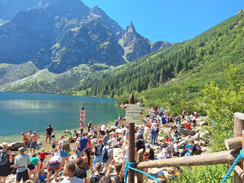 Szczyt sezonu w Zakopanem. „Liczymy, że długi weekend nas podratuje”