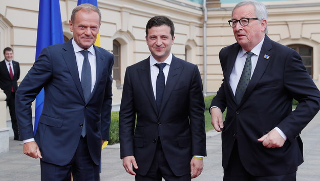 Szczyt w Kijowie. Od lewej: Donald Tusk (szef Rady Europejskiej), Wołodymyr Zełenski (prezydent Ukrainy) i Jean-Claude Juncker (przewodniczący Komisji Europejskiej) /SERGEY DOLZHENKO /PAP/EPA