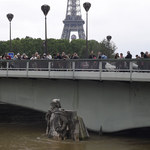Szczytowa fala powodziowa opuściła Paryż