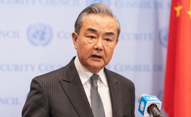 ​Szef chińskiej dyplomacji z wizytą w Polsce. Rozmowy w cieniu napięć