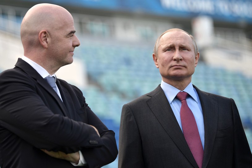 Szef FIFA Gianni Infantino (z lewej) i prezydent Rosji Władymir Putin /AFP