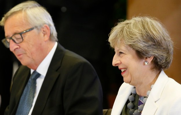 Szef Komisji Europejskiej Jean-Claude Juncker i premier Wielkiej Brytanii Theresa May /JULIEN WARNAND /PAP/EPA