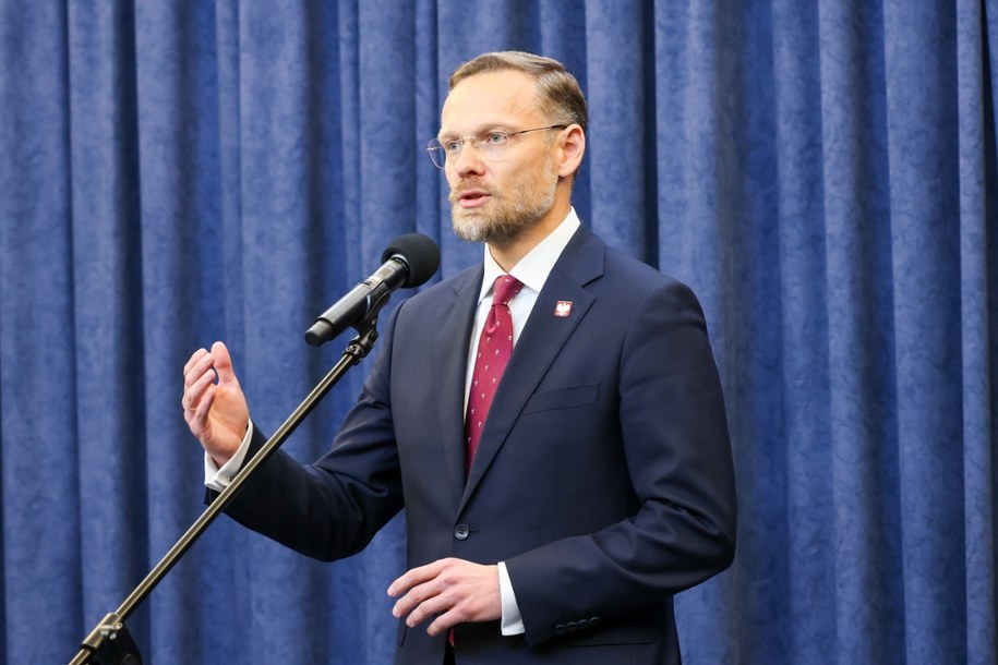 Szef KPRP Zbigniew Bogucki podczas konferencji prasowej po posiedzeniu Rady Gabinetowej, /Albert Zawada /PAP