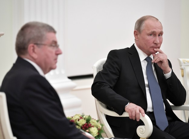 Szef MKOl Thomas Bach (z lewej) i prezydent Rosji Władimir Putin /ALEXEI NIKOLSKY  /PAP/EPA