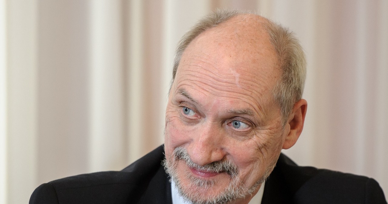 Szef MON Antoni Macierewicz /Rafal Oleksiewicz /Reporter