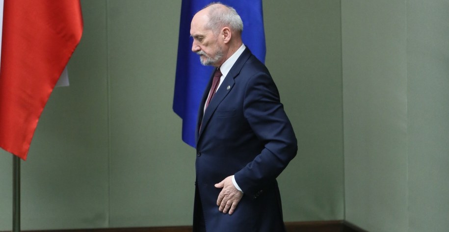 Szef MON Antoni Macierewicz /PAP/Leszek Szymański /PAP