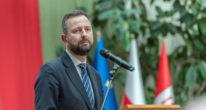 ​Szef MON apeluje do senatorów PiS. "Nie mamy czasu do stracenia"