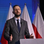 Szef MON: Inwestycje w zbrojenia nie mogą podlegać niekończącym się konsultacjom