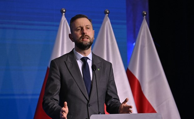 Szef MON: Inwestycje w zbrojenia nie mogą podlegać niekończącym się konsultacjom