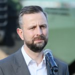 Szef MON o podwyżce CIT dla banków: Bezpieczeństwo wymaga pieniędzy