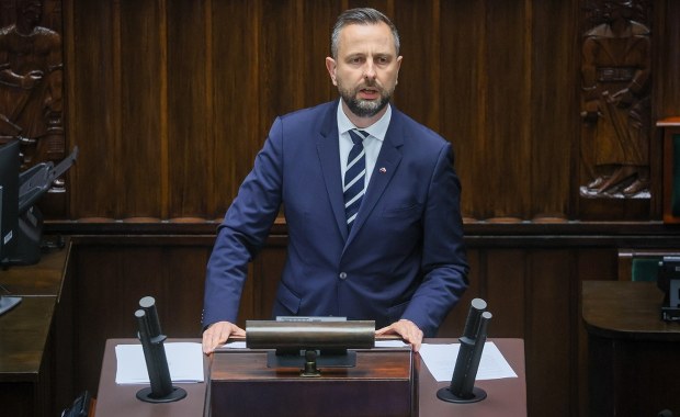 Szef MON po ataku rosyjskich dronów: Będziemy odpowiadać na akty agresji