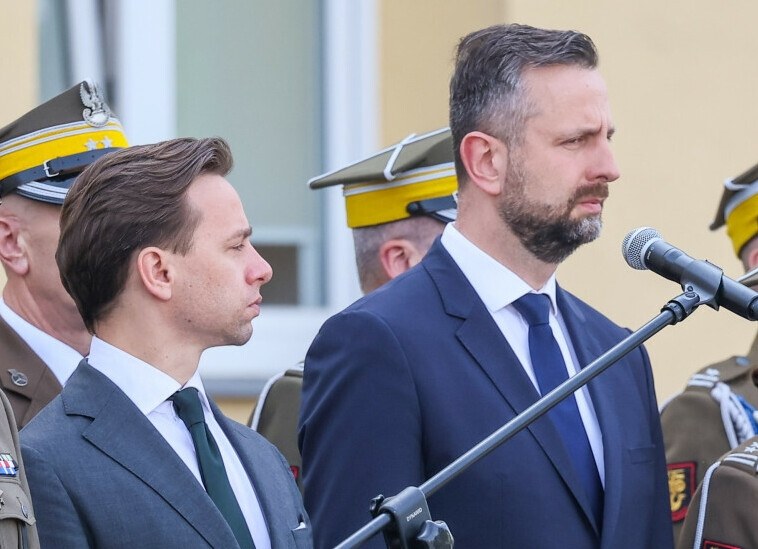 Szef MON Władysław Kosiniak-Kamysz i wicemarszałek Sejmu Krzysztof Bosak, czerwiec 2025 /Adam Burakowski/East News /East News