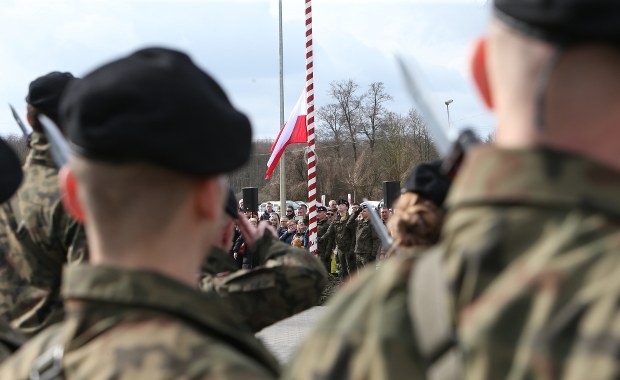 Szef MON zapowiada zmiany. Będzie więcej wojska w przygranicznych województwach
