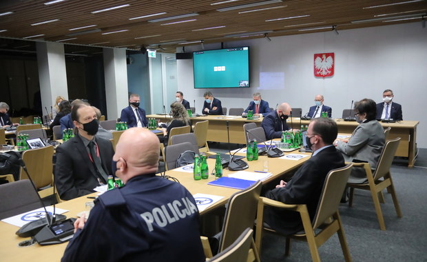 Szef MSWiA atakuje parlamentarzystów za udział protestach. Szef policji: Nie godzę się na lincz