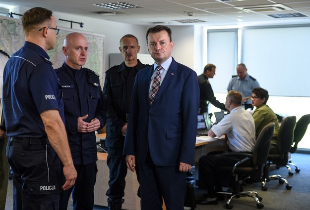 Szef MSWiA Mariusz Błaszczak w Centrum Szkolenia Policji w Legionowie /Marcin Obara /PAP