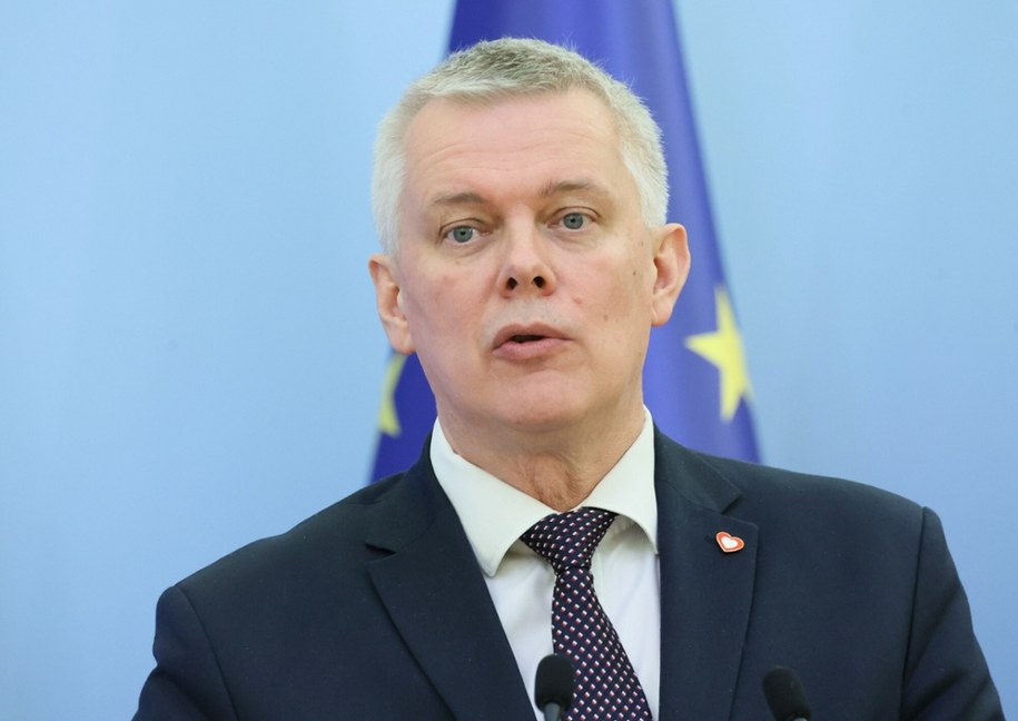 Szef MSWiA odpowiada na zarzuty opozycji o upolitycznienie służb specjalnych / WOJCIECH OLKUSNIK  /East News