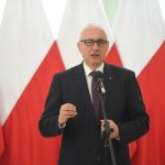 Szef MSWiA: Uśredniając, pensje funkcjonariuszy służb mundurowych wzrosną o 800 zł