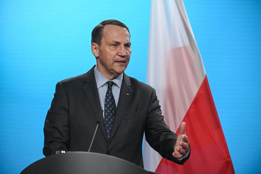 Szef MSZ Radosław Sikorski /Marcin Obara /PAP