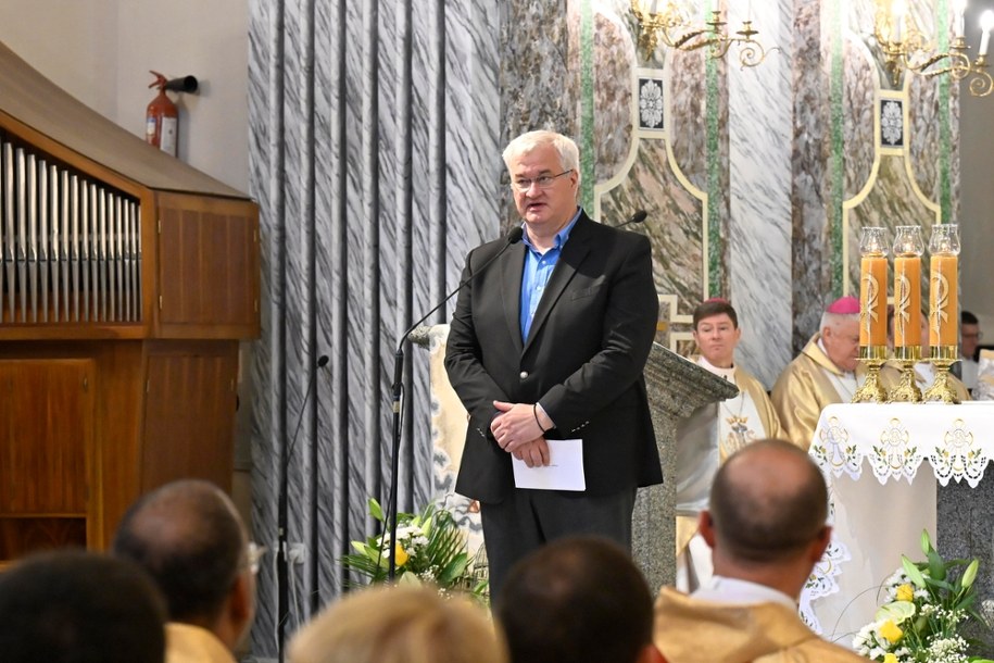 Szef MSZ Ukrainy Ukrainy Andrij Sybiha przemawia w łacińskiej konkatedrze św. Aleksandra w Kijowie. /Vladyslav Musiienko /PAP