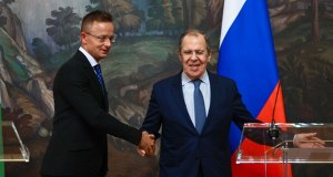 Szef MSZ Węgier "uchem Ławrowa". Tusk: Od dawna mamy podejrzenia