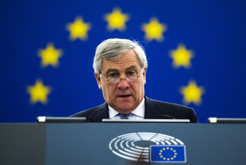 Szef PE Antonio Tajani /PATRICK HERTZOG /AFP