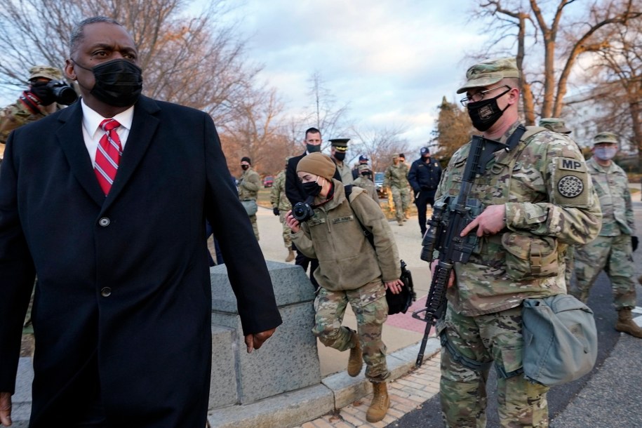 Szef Pentagonu Lloyd Austin (po lewej) /MANUEL BALCE CENATA / POOL /PAP/EPA