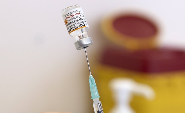 Szef Pfizera: Szczepionka przeciwko Omikronowi będzie gotowa w marcu