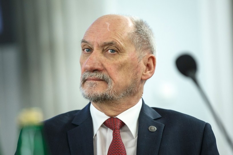 Szef podkomisji smoleńskiej Antoni Macierewicz /Michal Wozniak /East News