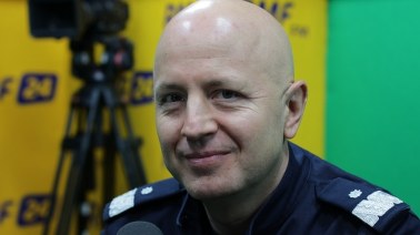 Szef policji: Nie stoimy w krzakach. Liczba wystawionych mandatów jest dla mnie nieistotna