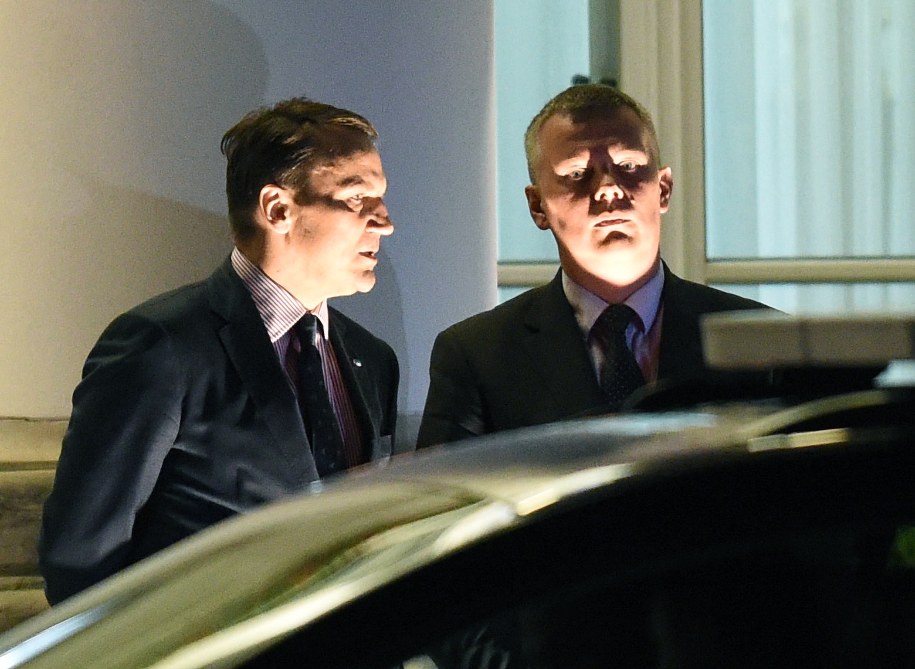 Szef polskiej dyplomacji Radosław Sikorski (L) oraz minister obrony Tomasz Siemoniak /Radek Pietruszka /PAP