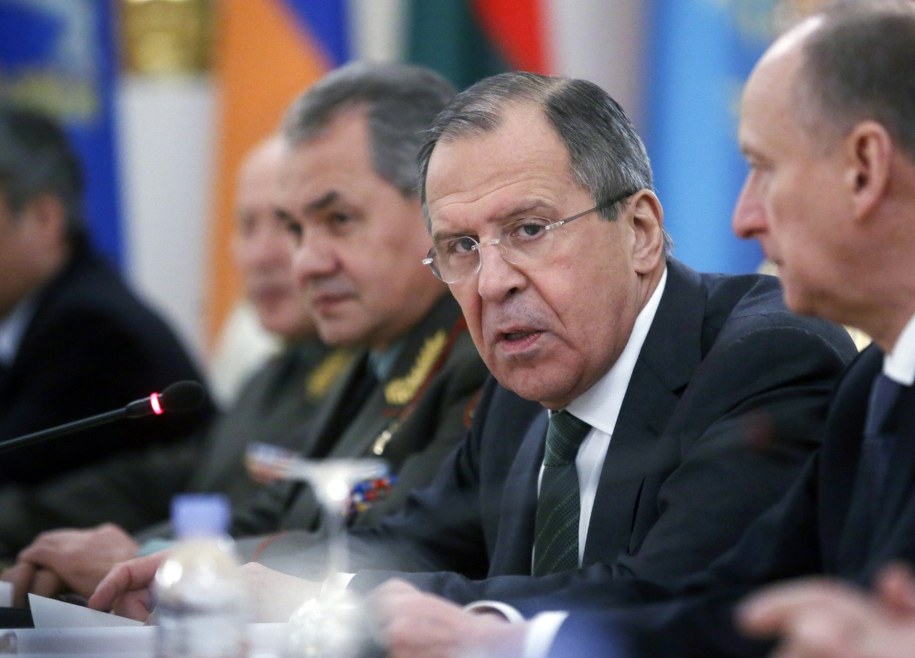 Szef rosyjskiej dyplomacji Siergiej Ławrow (drugi z prawej) /SERGEI CHIRIKOV /PAP/EPA