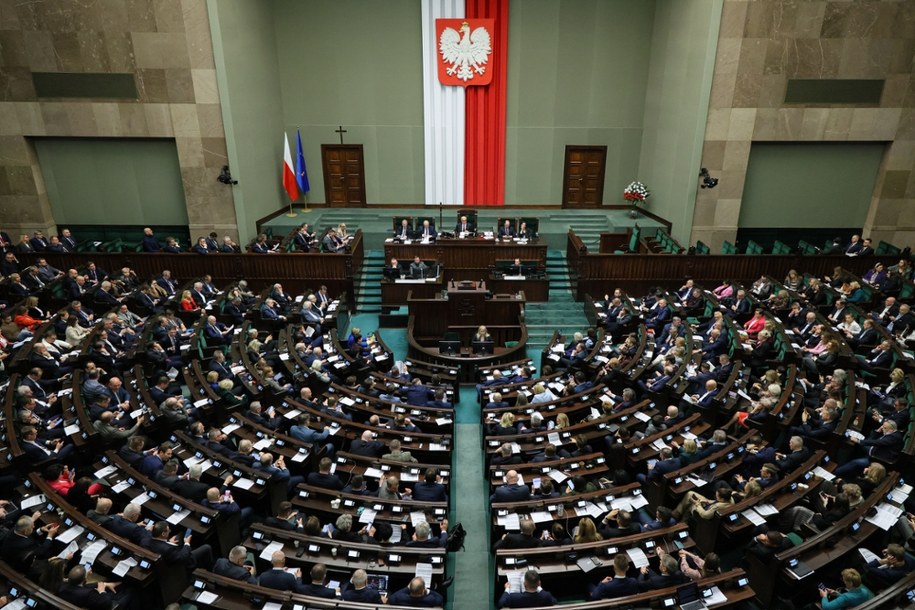 Szef rządu chce przedstawić pilną informację w sprawie bezpieczeństwa państwa. /Paweł Supernak /PAP