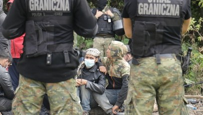 Szef samorządu lekarskiego apeluje, by "zezwolić medykom na udzielenie pomocy uchodźcom"