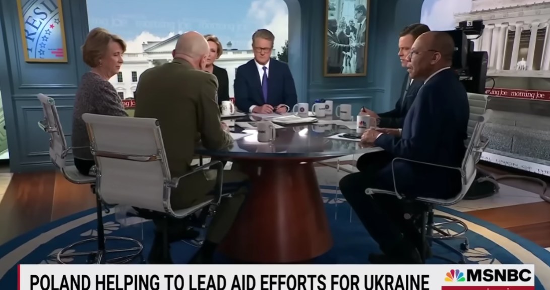 Szef Sztabu Generalnego Wojska Polskiego odpowiadał w studiu MSNBC na trudne pytania dotyczące Ukrainy /YouTube