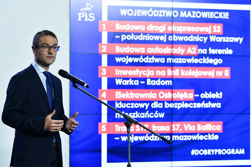 Szef sztabu wyborczego PiS Tomasz Poręba podczas konferencji prasowej /Bartłomiej  Zborowski /PAP