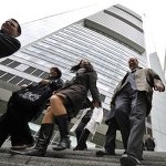 Szef w mini i obcasach?