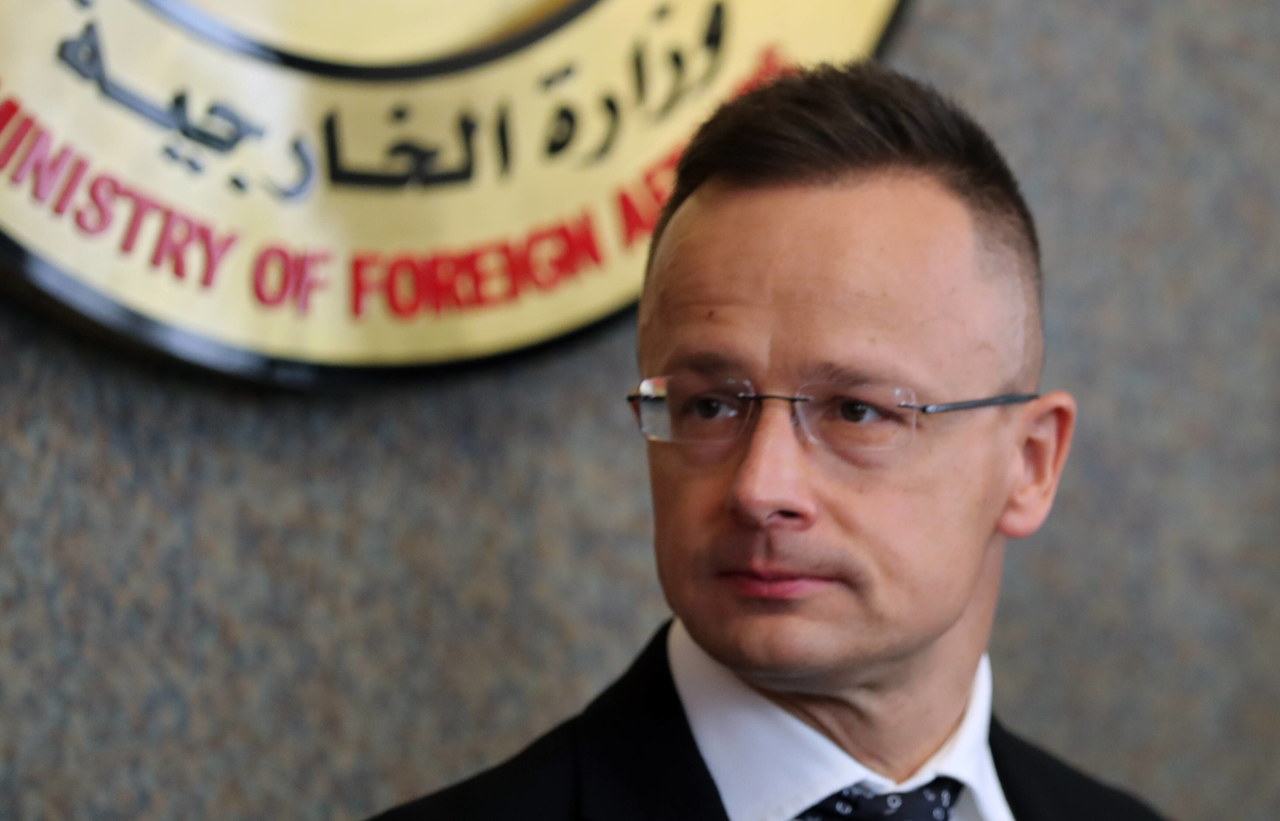 The head of the Hungarian foreign ministry has accused Ukraine of trying to influence the election