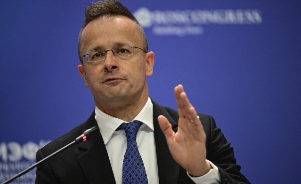 Szef węgierskiego MSZ ostro o szefie NATO: Wbił nóż w plecy