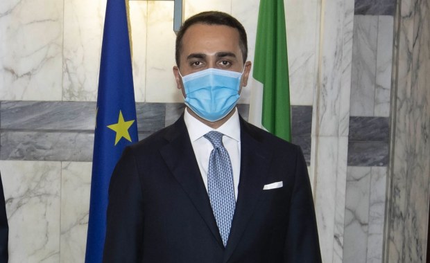 Szef włoskiej dyplomacji zapowiada zniesienie minikwarantanny dla podróżnych z UE