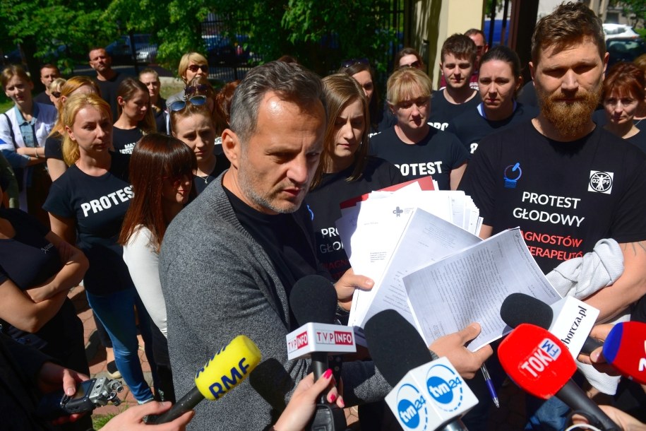 Szef Zarządu Krajowego Ogólnopolskiego Związku Zawodowego Pracowników Fizjoterapii dr Tomasz Dybek / 	Jakub Kamiński    /PAP