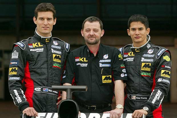 Szef zespołu, Paul Stoddard oraz kierowcy, Mark Webber i Alex Yoong (kliknij) /INTERIA.PL
