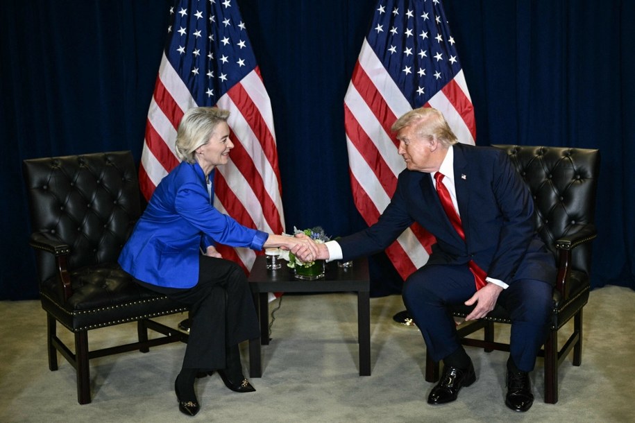 Szefowa Komisji Europejskiej Ursula von der Leyen i prezydent USA Donald Trump /Brendan Smialowski /AFP/EAST NEWS