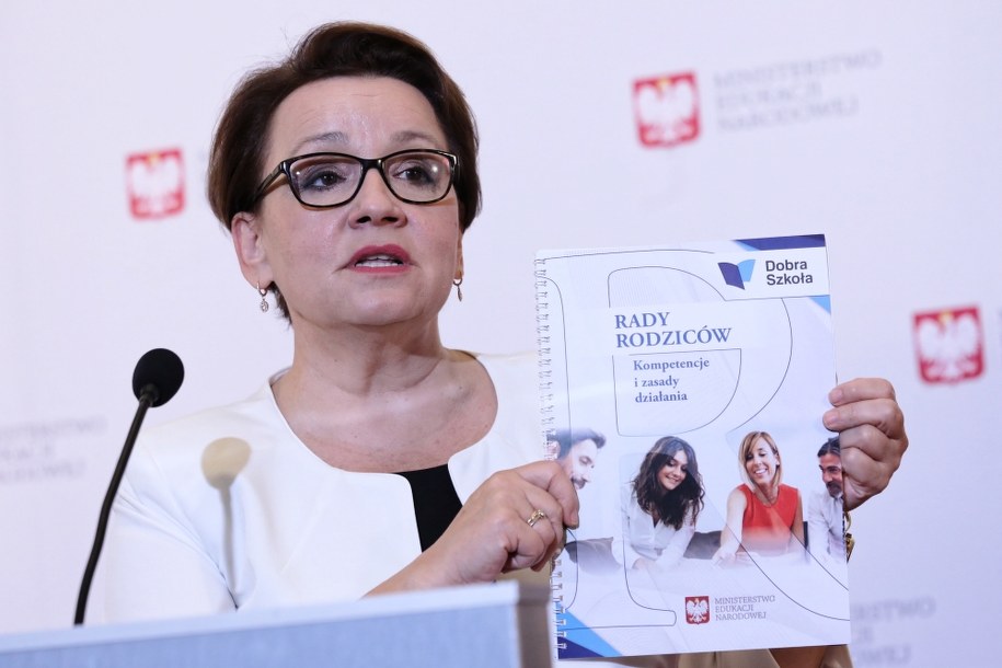 Szefowa MEN Anna Zalewska podczas briefingu prasowego pt. "Nowy rok szkolny 2018/2019 - kolejny etap wprowadzania reformy edukacji" /	Tomasz Gzell   /PAP