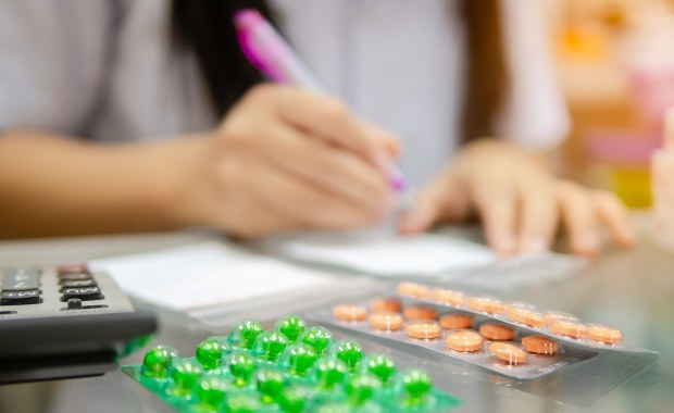 Szereg uwag do nowych przepisów w sprawie pigułki "dzień po"