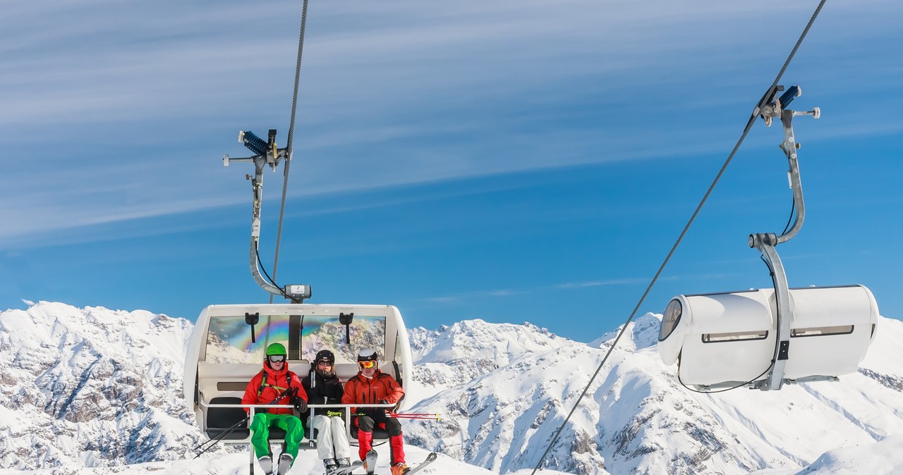 Szerokie trasy z pięknymi widokami - tak szusuje się w Livigno /123RF/PICSEL