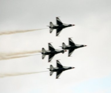 Sześć F-16 powróciło do bazy w Łasku