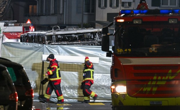 Sześć osób zginęło w pożarze autobusu na zachodzie Szwajcarii