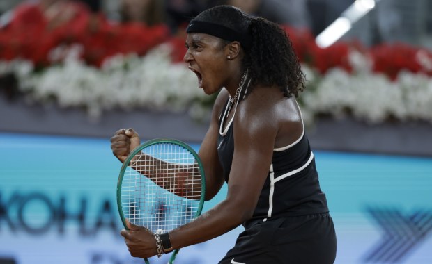 Sześć piłek meczowych i sensacyjny koniec Sabalenki