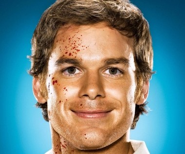 "Sześć stóp pod ziemią" doczekało się pięciu sezonów, a emisja zakończyła się w roku 2005. W tamtym czasie Michael sądził, że powróci na teatralną scenę. Otrzymał jednak propozycje gry w serialu "Dexter". Z pewnymi oporami, ale zdecydował się ją przyjąć. I była to chyba jedna z najlepszych decyzji w jego karierze. Opowieść o z pozoru spokojnym pracowniku departamentu policji w Miami, który nocą z niesłychaną finezją morduje złoczyńców, doczekała się ośmiu sezonów i niezliczonych nagród. Sam Hall został wyróżniony m.in Złotym Globem.